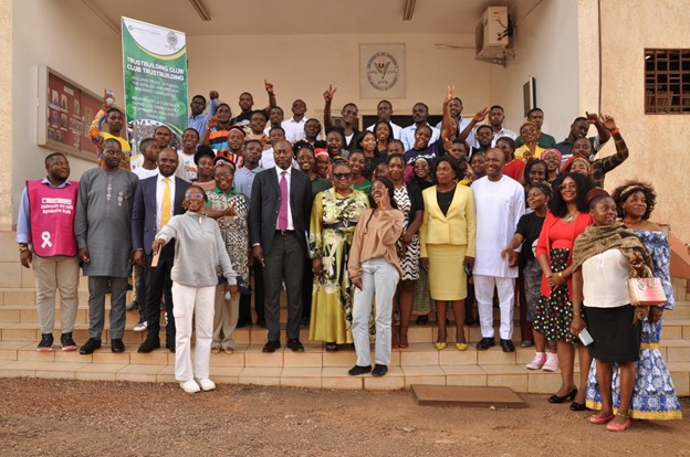 Members of IofC Cameroon conduct their Trustbuilding Cafe as a way to bring together student communities.